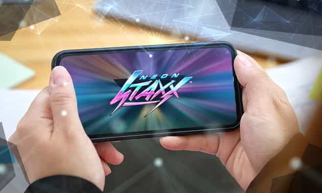 Slot Neon Staxx, sviluppata da NetEnt
