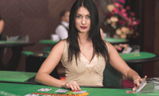 Una croupier live di Evolution Gaming