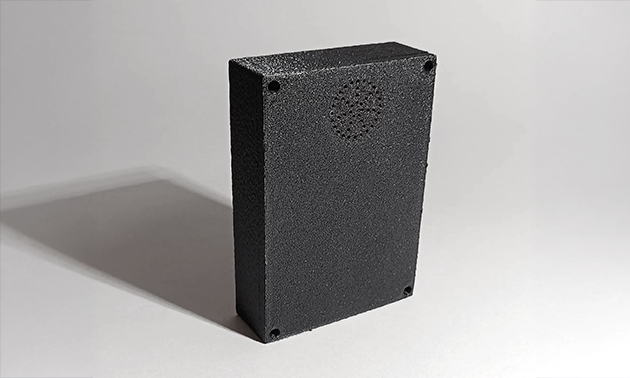 Case in PLA nero stampato in 3D, lato esterno