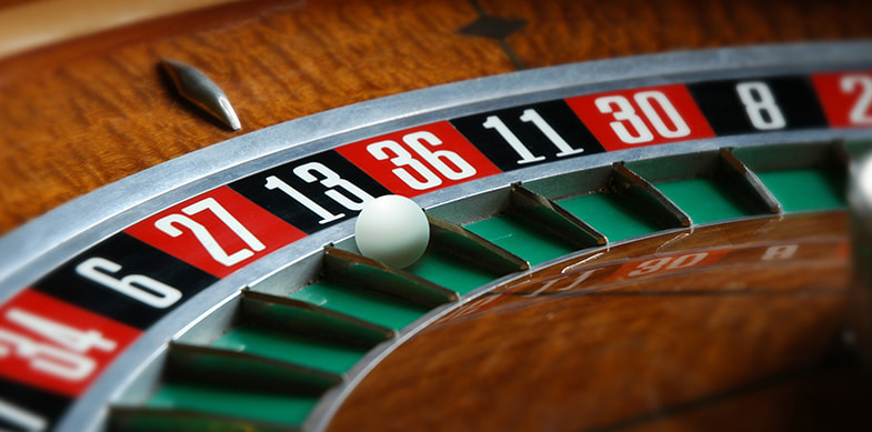 Roulette con pallina ferma al numero 13 