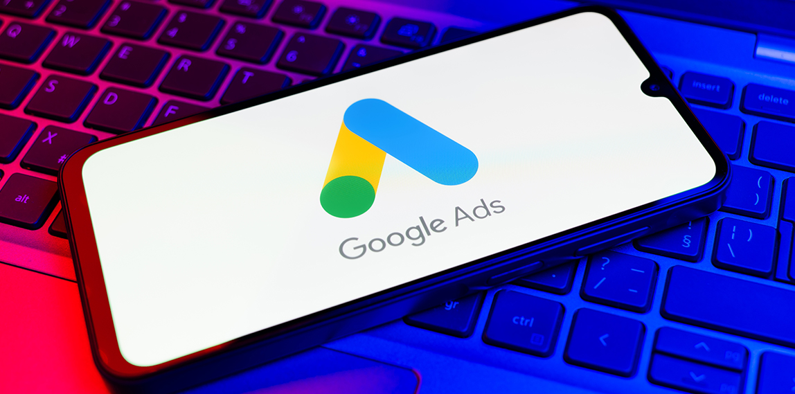 Smartphone con logo Google Ads